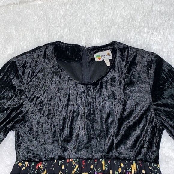 Women's Floral Print Dress by Kum Song(Size Medium) - Picture 6 of 6